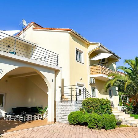 Sunside Apartments พูลา ภายนอก รูปภาพ