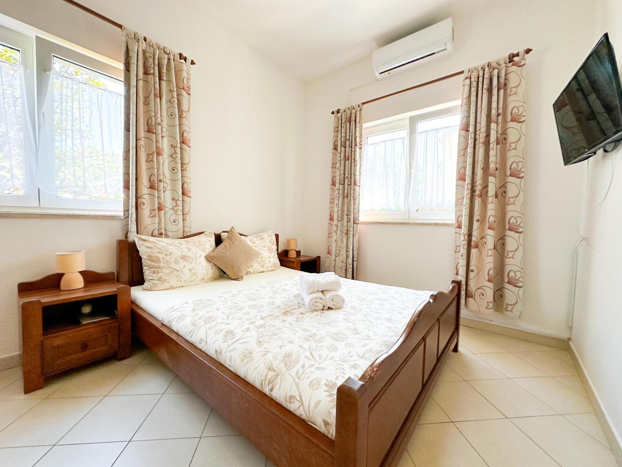 Sunside Apartments พูลา ภายนอก รูปภาพ